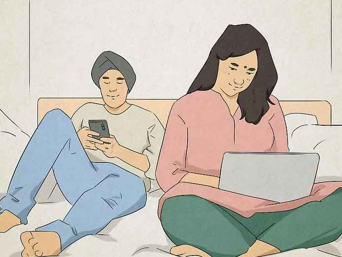 How to tell if your partner is cheating on texting and chatting with others